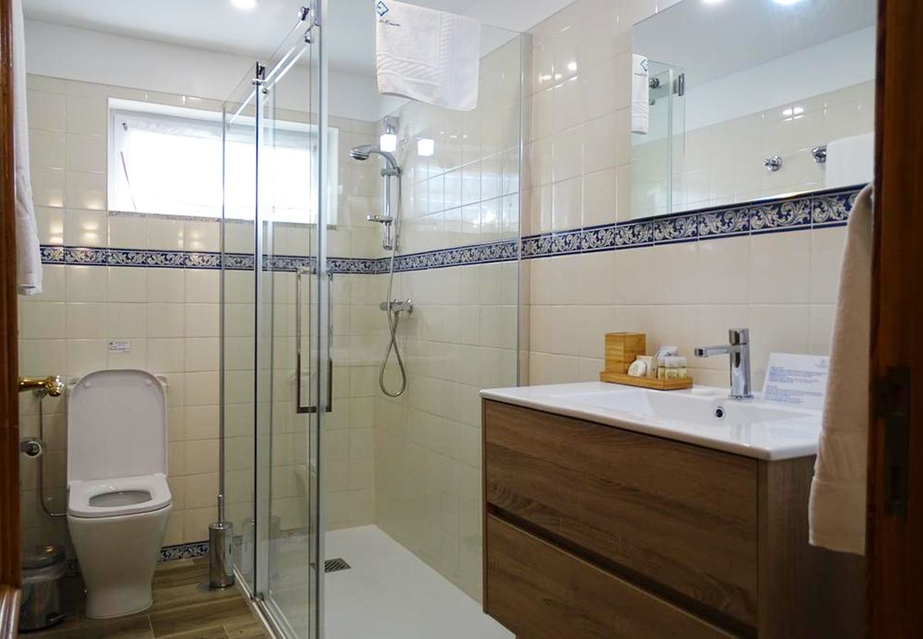 Rent by room in Amares - Quarto Duplo Especial Quinta Vale do Homem