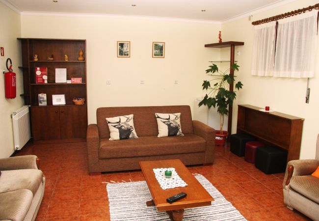 Rent by room in Campo do Gerês - Quarto Casa Parede Nova Rent by room in Campo do Gerês - Quarto Casa Parede Nova