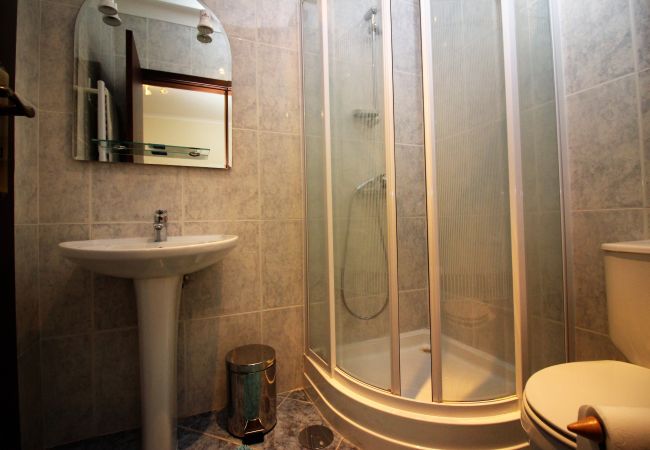 Rent by room in Gerês - Quarto Twin Deluxe - Quinta da Carvalha Rent by room in Gerês - Quarto Twin Deluxe - Quinta da Carvalha