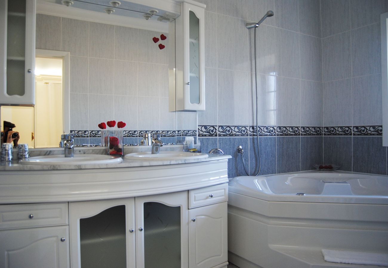 Rent by room in Póvoa de Lanhoso - Quarto Superior com Hidromassagem - DM Turismo Rur