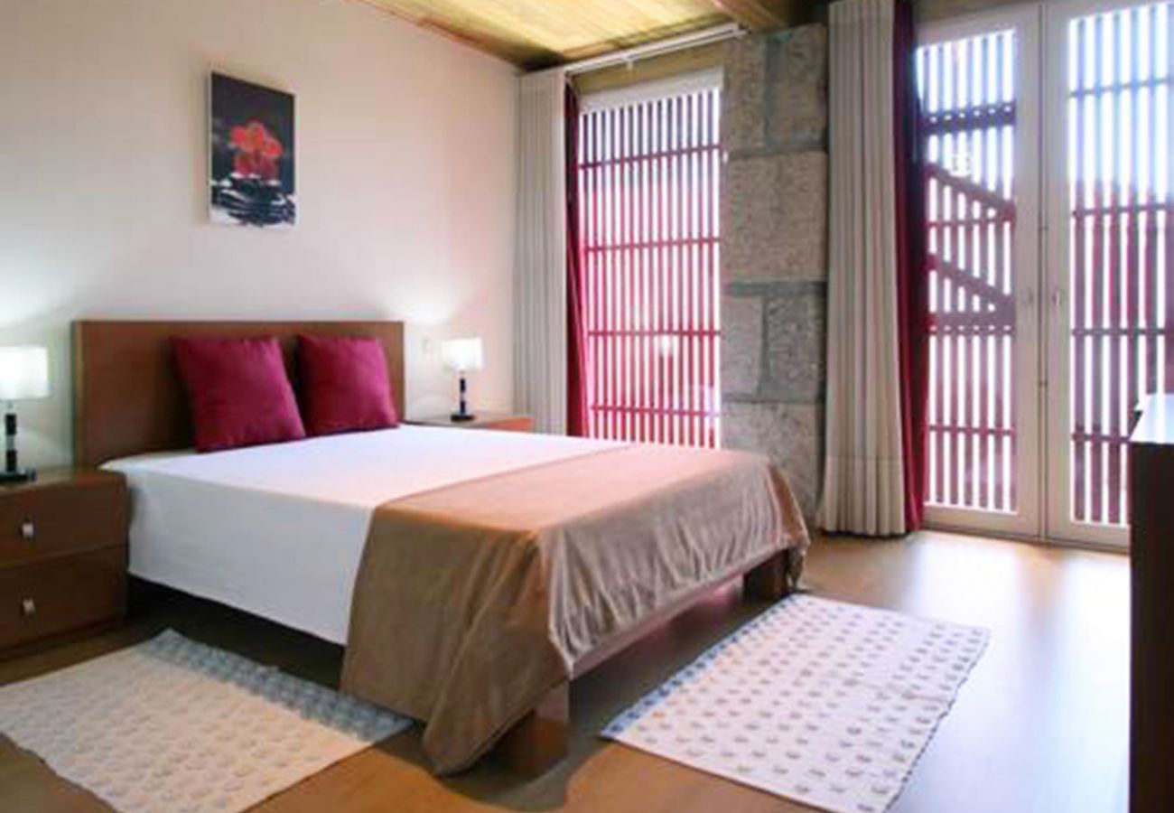 Rent by room in Póvoa de Lanhoso - Quarto Superior com Hidromassagem - DM Turismo Rur
