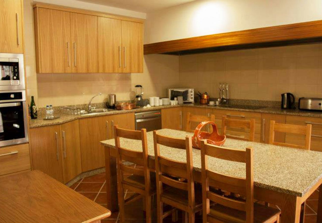Rent by room in Póvoa de Lanhoso - Quarto Superior com Hidromassagem - DM Turismo Rur