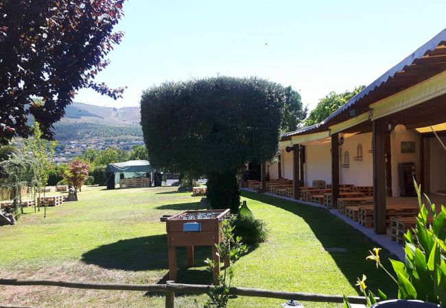 Rent by room in Póvoa de Lanhoso - Quarto Duplo Superior com Terraço - Quinta do Rego