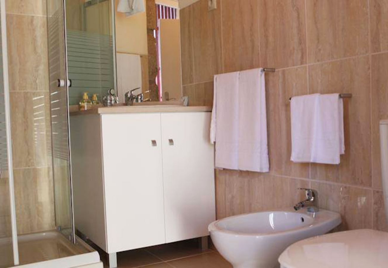Rent by room in Póvoa de Lanhoso - Quarto Duplo Superior c/ Terraço - DM TurismoRural