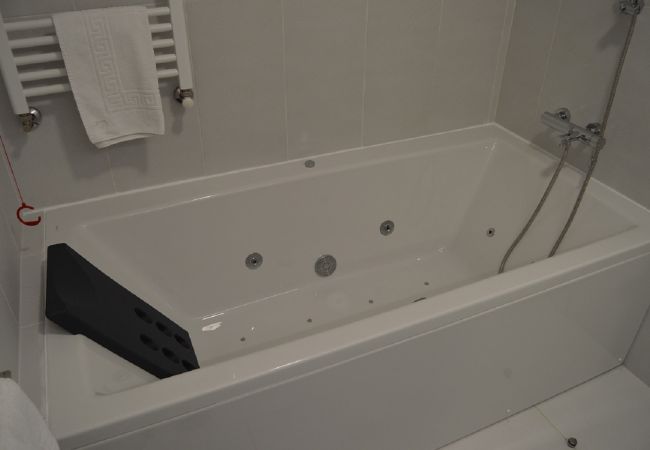 Rent by room in Gerês - Hotel S. Bento **** Quarto Duplo Hidromassagem Rent by room in Gerês - Hotel S. Bento **** Quarto Duplo Hidromassagem