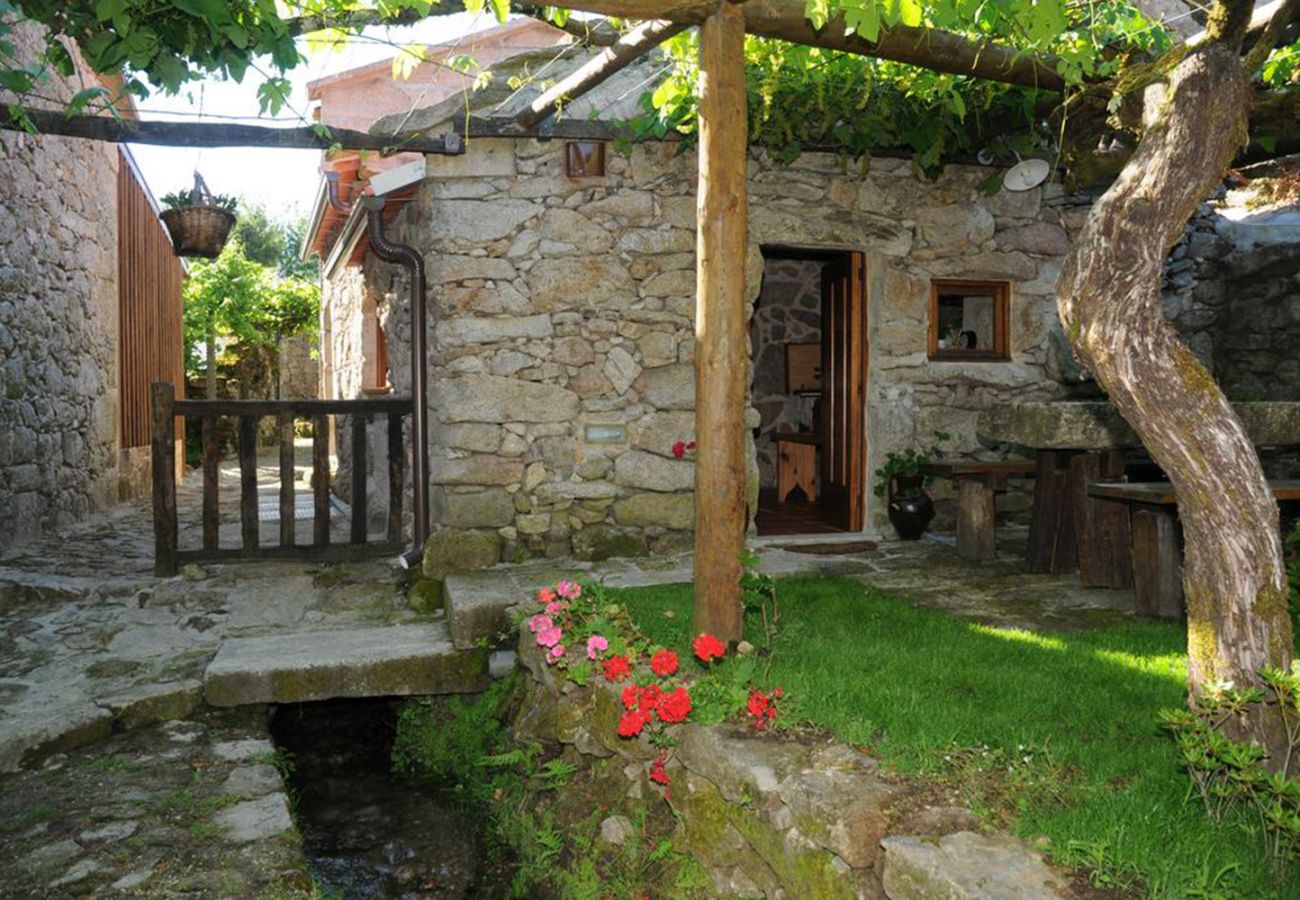 Cottage in Ponte da Barca - Casa da Levada T2