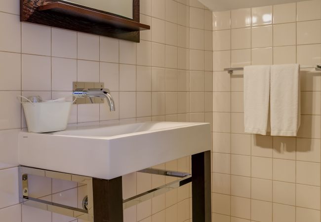 Rent by room in Terras de Bouro - Quarto do Sótão - Monte Abades Rent by room in Terras de Bouro - Quarto do Sótão - Monte Abades