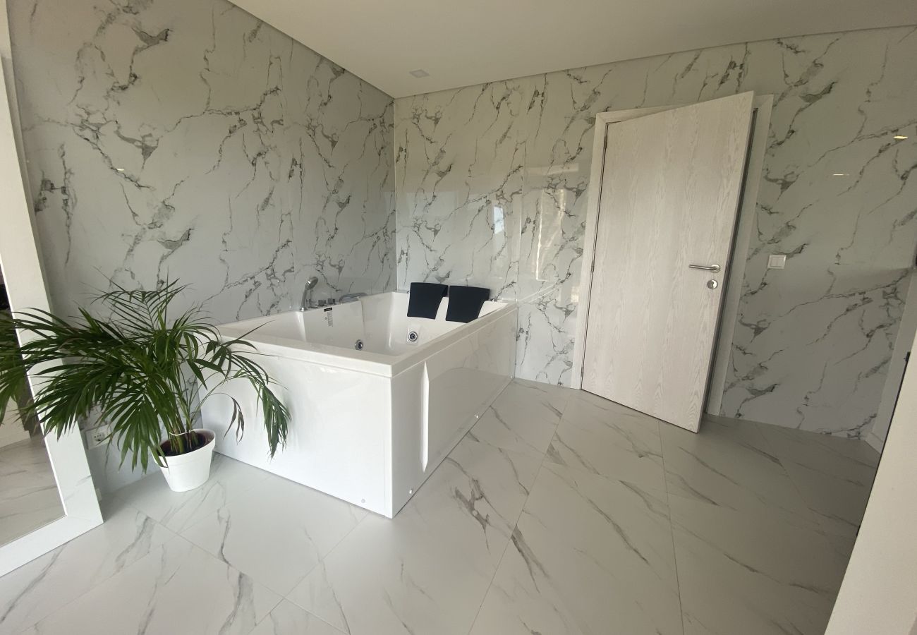 Rent by room in Vieira do Minho - DoBau Village - Quarto Hidromassagem