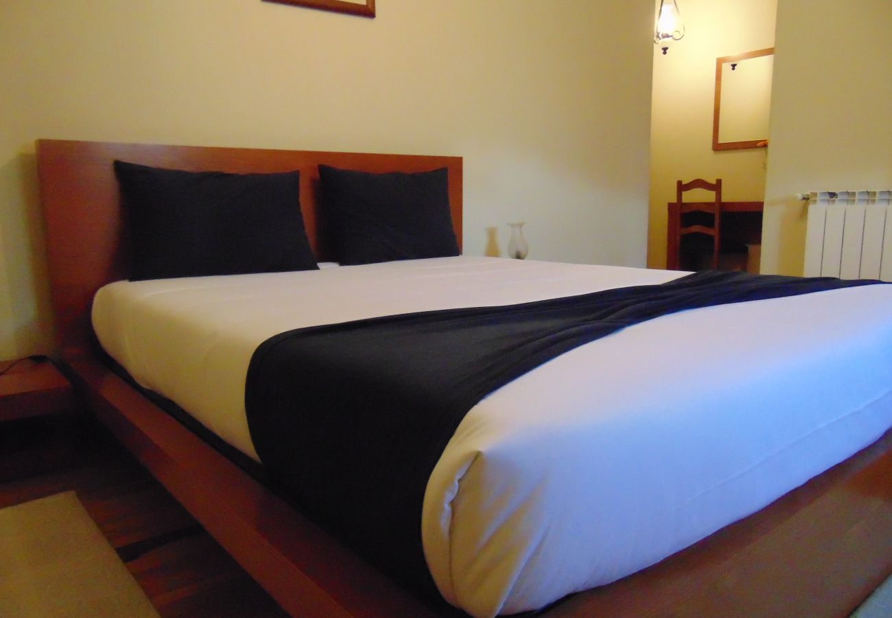 Rent by room in Vieira do Minho - Quarto Duplo - Quinta de Barbêdo