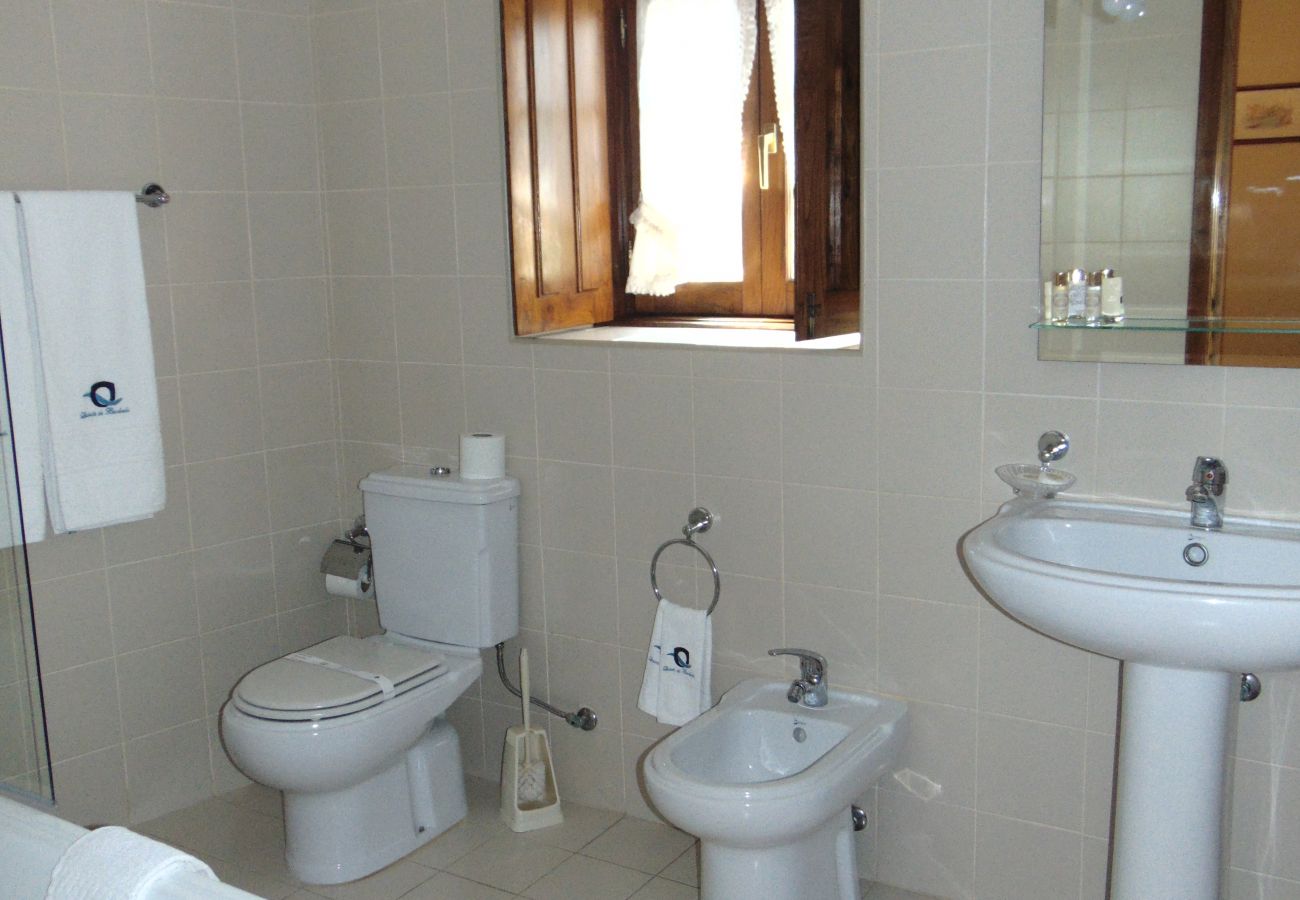 Rent by room in Vieira do Minho - Quarto Duplo - Quinta de Barbêdo