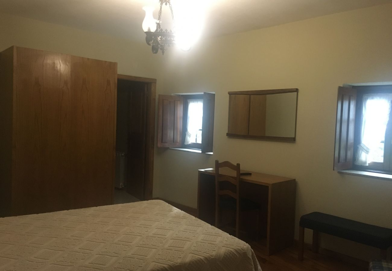 Rent by room in Vieira do Minho - Quarto Duplo - Quinta de Barbêdo