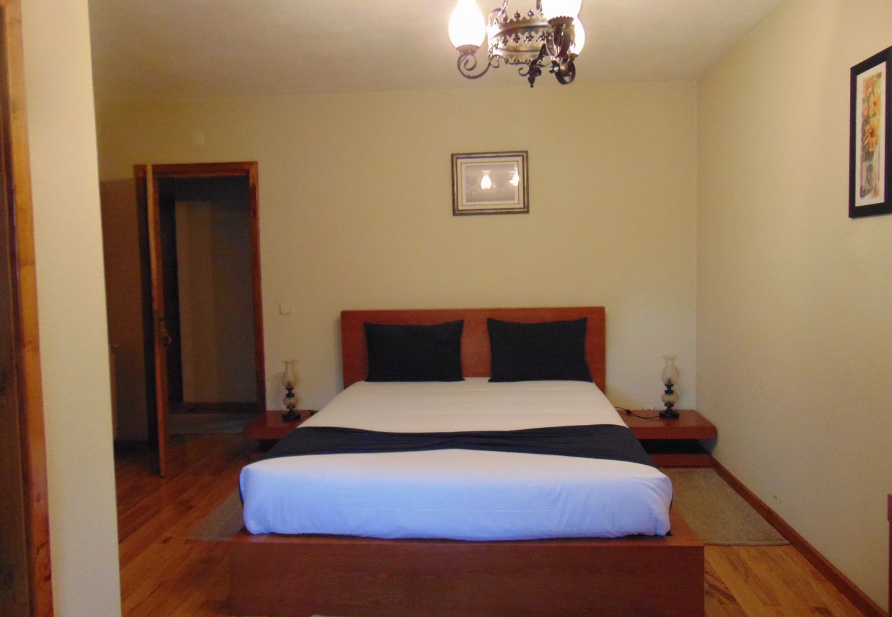 Rent by room in Vieira do Minho - Quarto Duplo - Quinta de Barbêdo