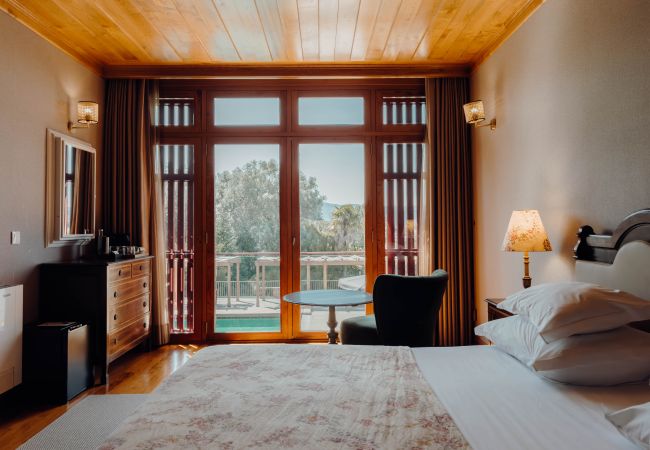 Rent by room in Amares - Quarto Duplo/Twin Superior - Casa Lata Rent by room in Amares - Quarto Duplo/Twin Superior - Casa Lata