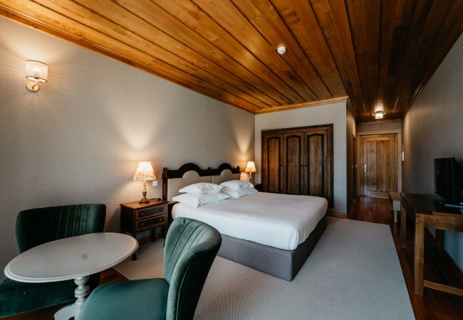 Rent by room in Amares - Quarto Duplo/Twin Superior - Casa Lata Rent by room in Amares - Quarto Duplo/Twin Superior - Casa Lata