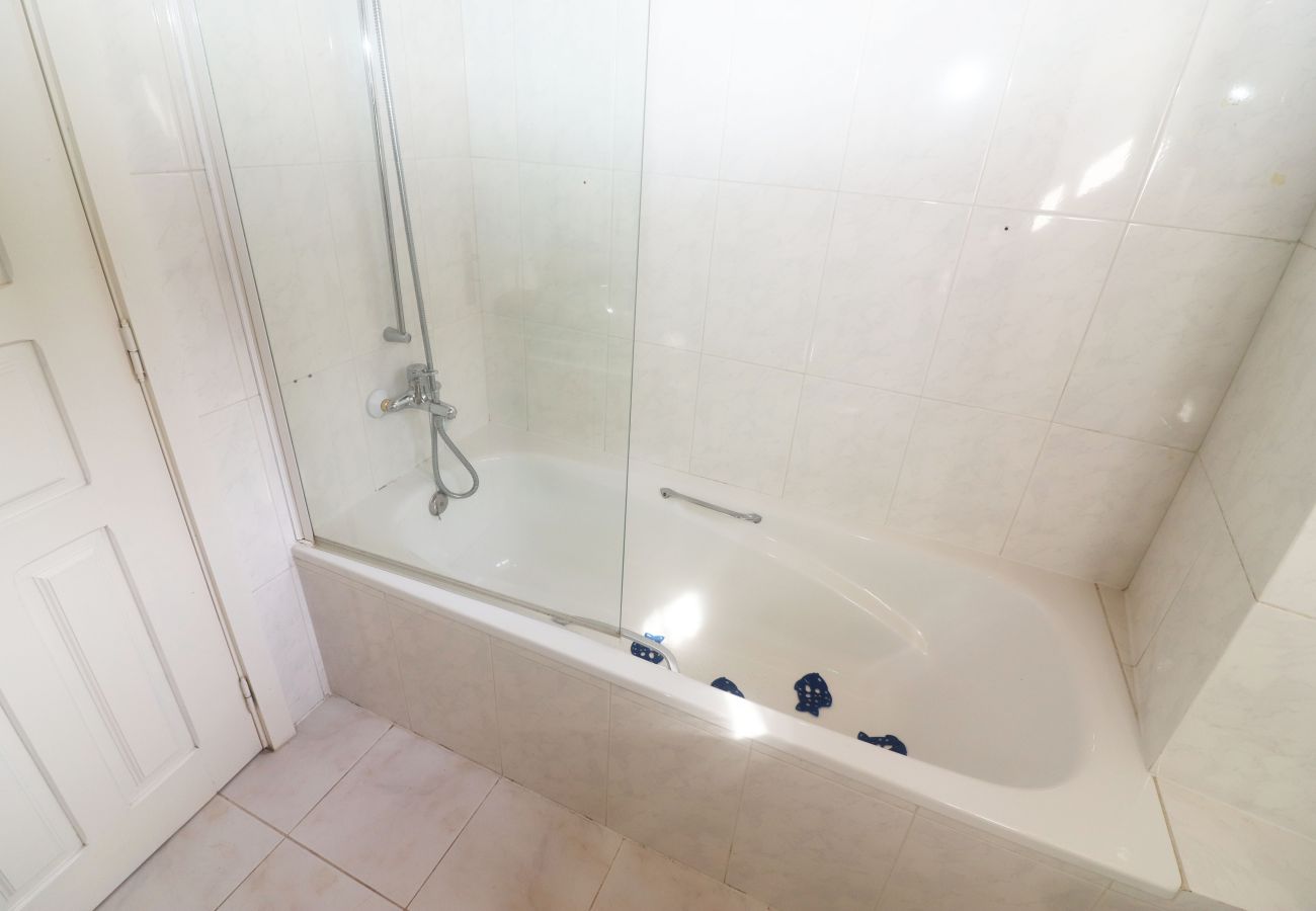 Bathtub Rural Accommodation Nature Geres