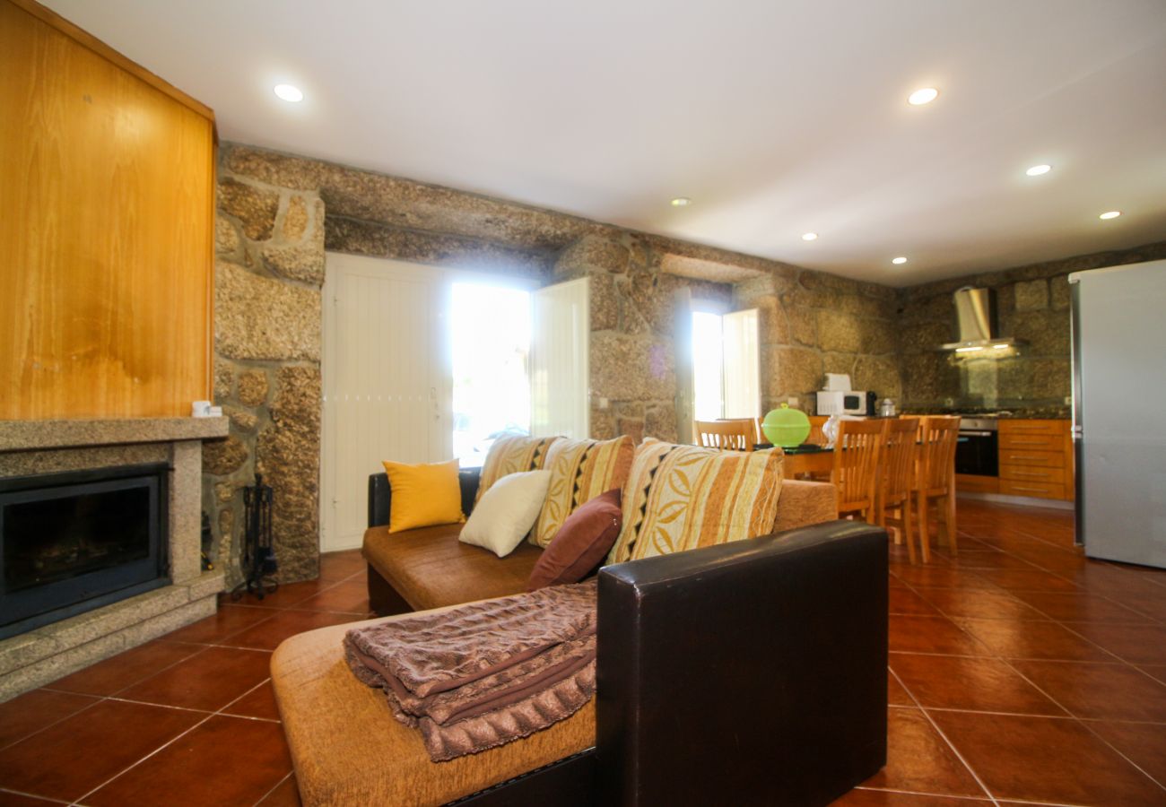 Farm stay in Vieira do Minho - Casa da Laranjeira Turismo Rural