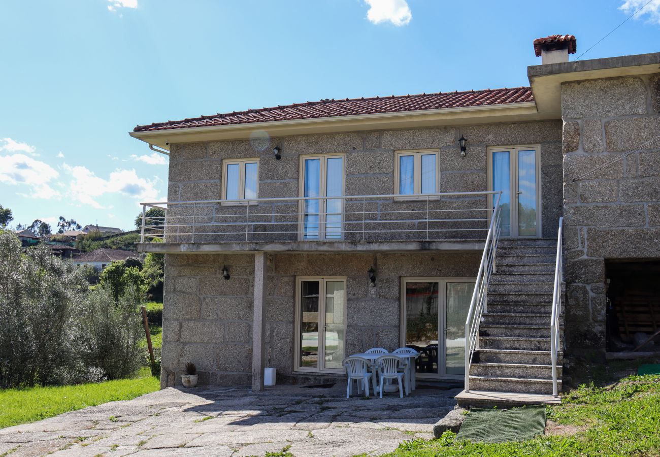 Farm stay in Vieira do Minho - Casa da Laranjeira Turismo Rural