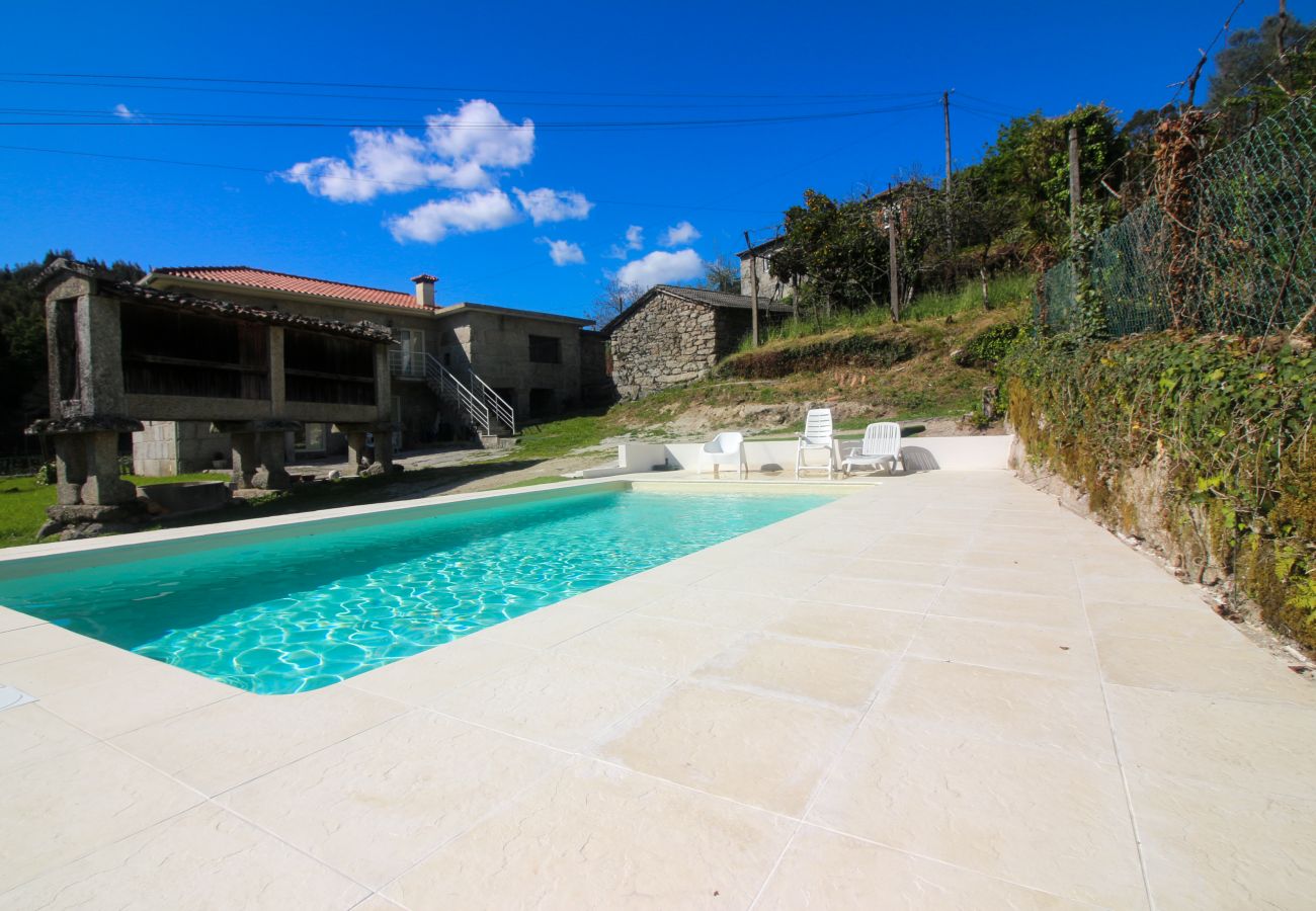 Farm stay in Vieira do Minho - Casa da Laranjeira Turismo Rural