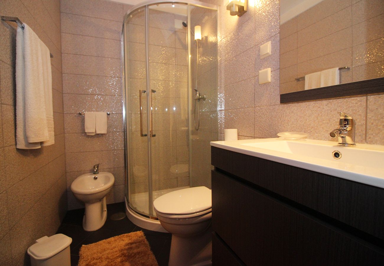 Rent by room in Gerês - Quarto com duche - Casa do Eido