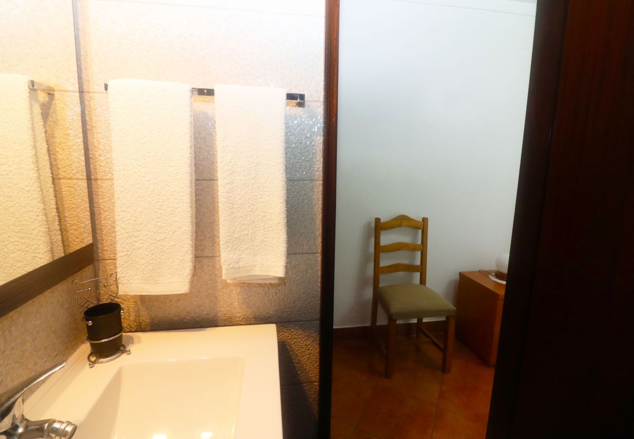 Rent by room in Gerês - Quarto com duche - Casa do Eido