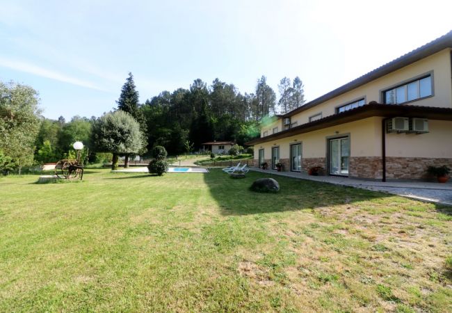 Rent by room in Campo do Gerês - Outeiro do Moinho - Quarto Rent by room in Campo do Gerês - Outeiro do Moinho - Quarto