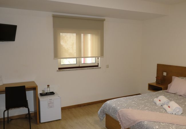 Rent by room in Campo do Gerês - Outeiro do Moinho - Quarto Rent by room in Campo do Gerês - Outeiro do Moinho - Quarto