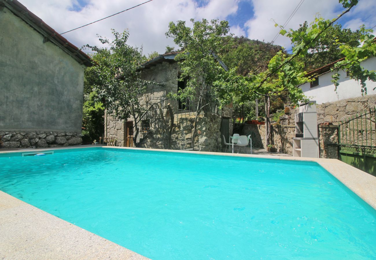 Cottage in Terras de Bouro - Cabaninhas House