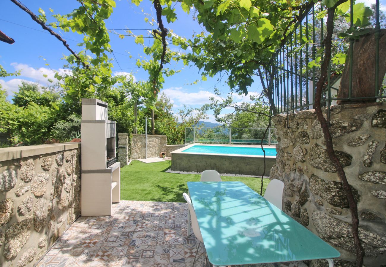 Cottage in Terras de Bouro - Cabaninhas House