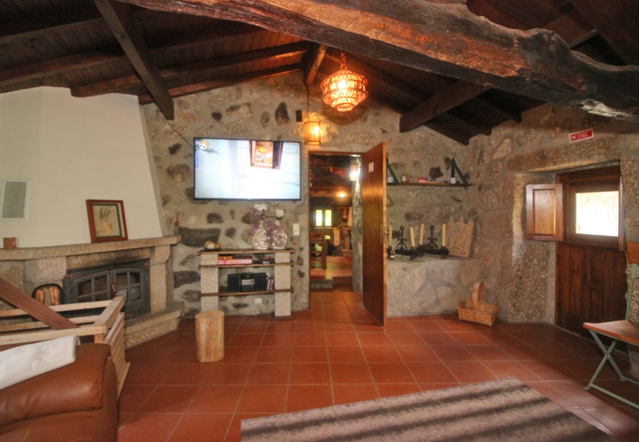 Cottage in Terras de Bouro - Cabaninhas House