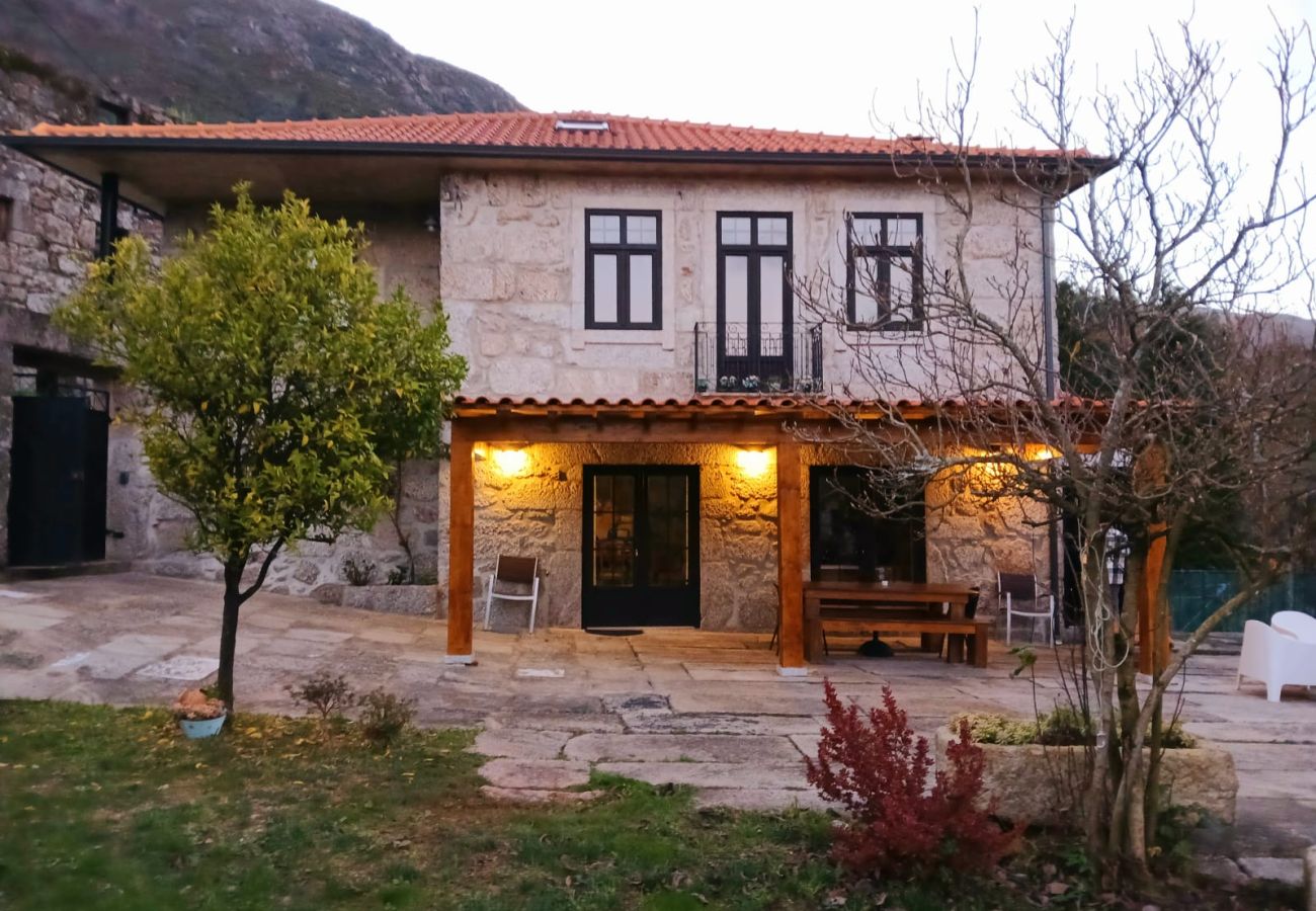 Cottage in Gerês - Villa Dos Santos - Country House