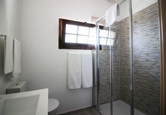 Rent by room in Gerês - Quarto Twin c/ Varanda - Casa Baranda