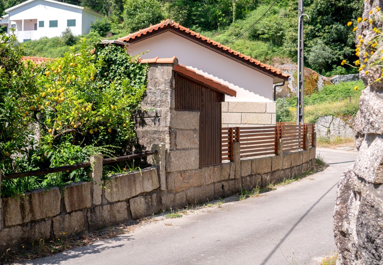 Cottage in Rio Caldo - Casa Oliveira e Quinteiro