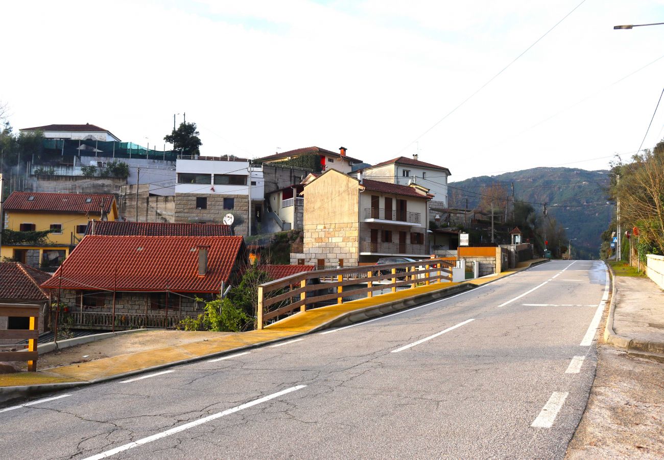 Chambres d'hôtes à Gerês - Quarto com banheira - Casa do Eido