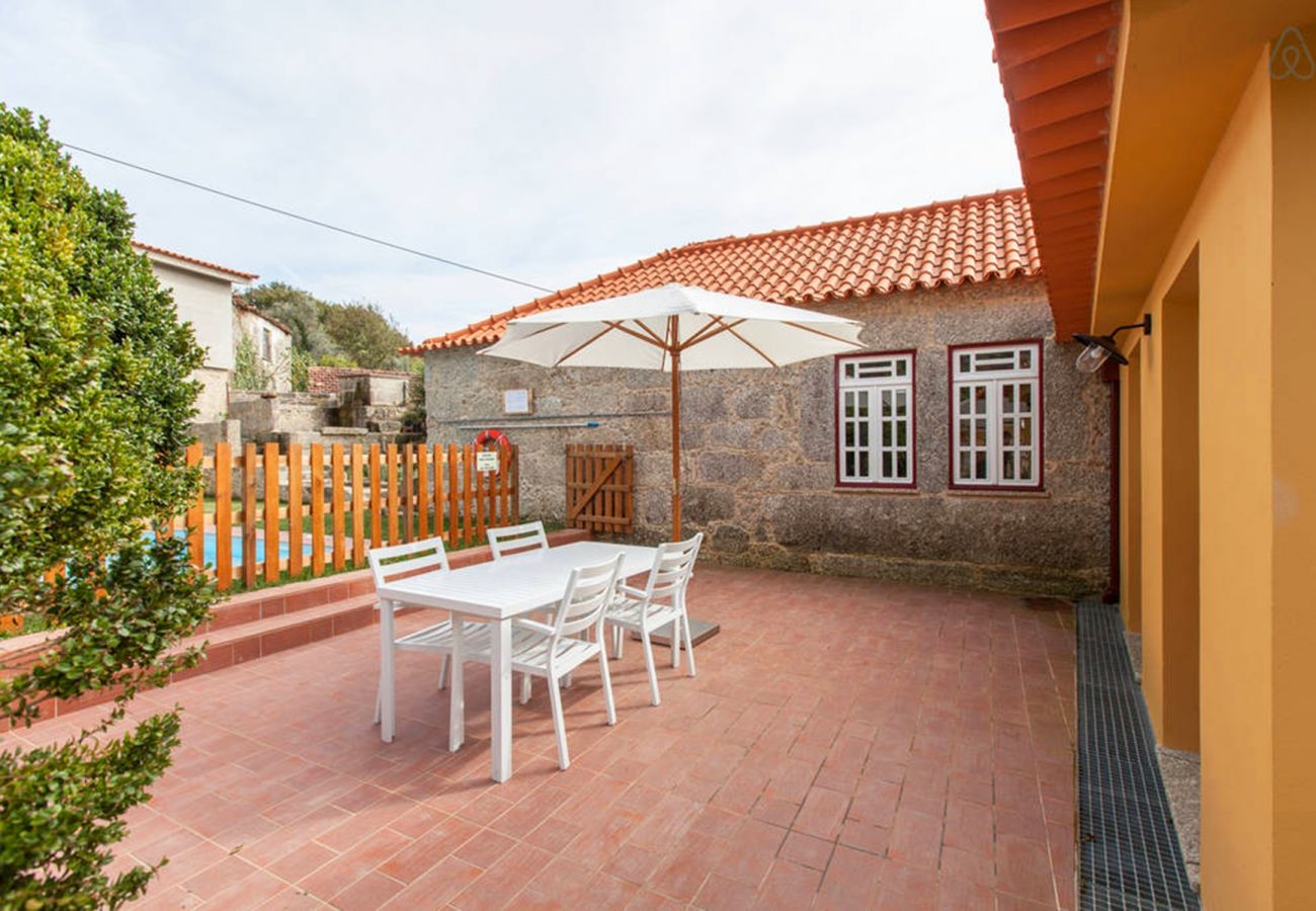 Chambres d'hôtes à Gerês - Quarto Duplo c/ Terraço - Casa do Eido Sustainable