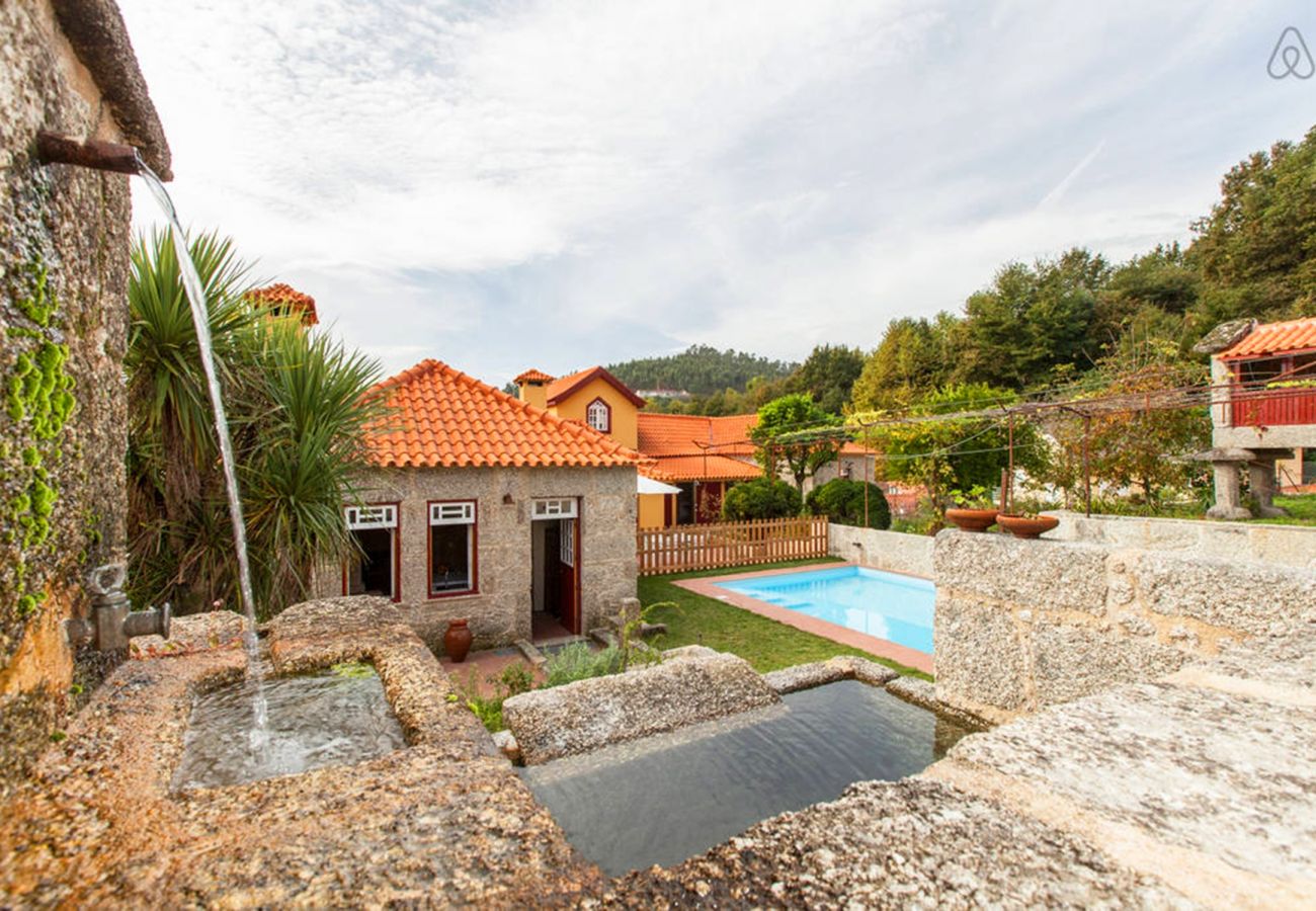 Chambres d'hôtes à Gerês - Quarto Duplo c/ Terraço - Casa do Eido Sustainable
