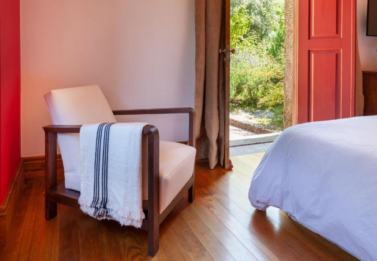 Chambres d'hôtes à Gerês - Quarto Duplo c/ Terraço - Casa do Eido Sustainable