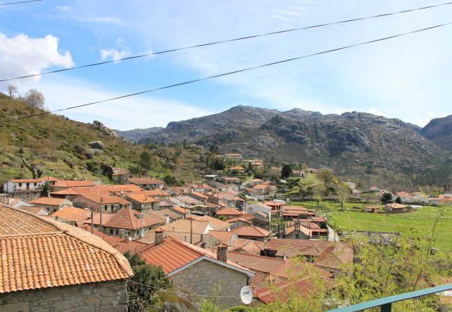Chambres d'hôtes à Campo do Gerês - HI Gerês - Pousada da Juventude - Quarto Twin Chambres d'hôtes à Campo do Gerês - HI Gerês - Pousada da Juventude - Quarto Twin