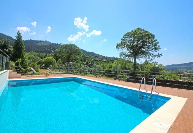 Gîte Rural à Terras de Bouro - Casa Roupar