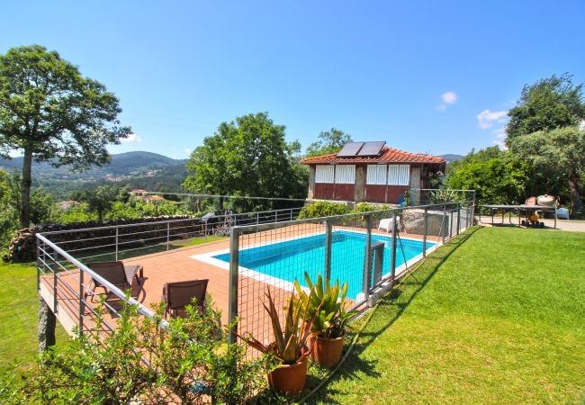 Gîte Rural à Terras de Bouro - Casa Roupar