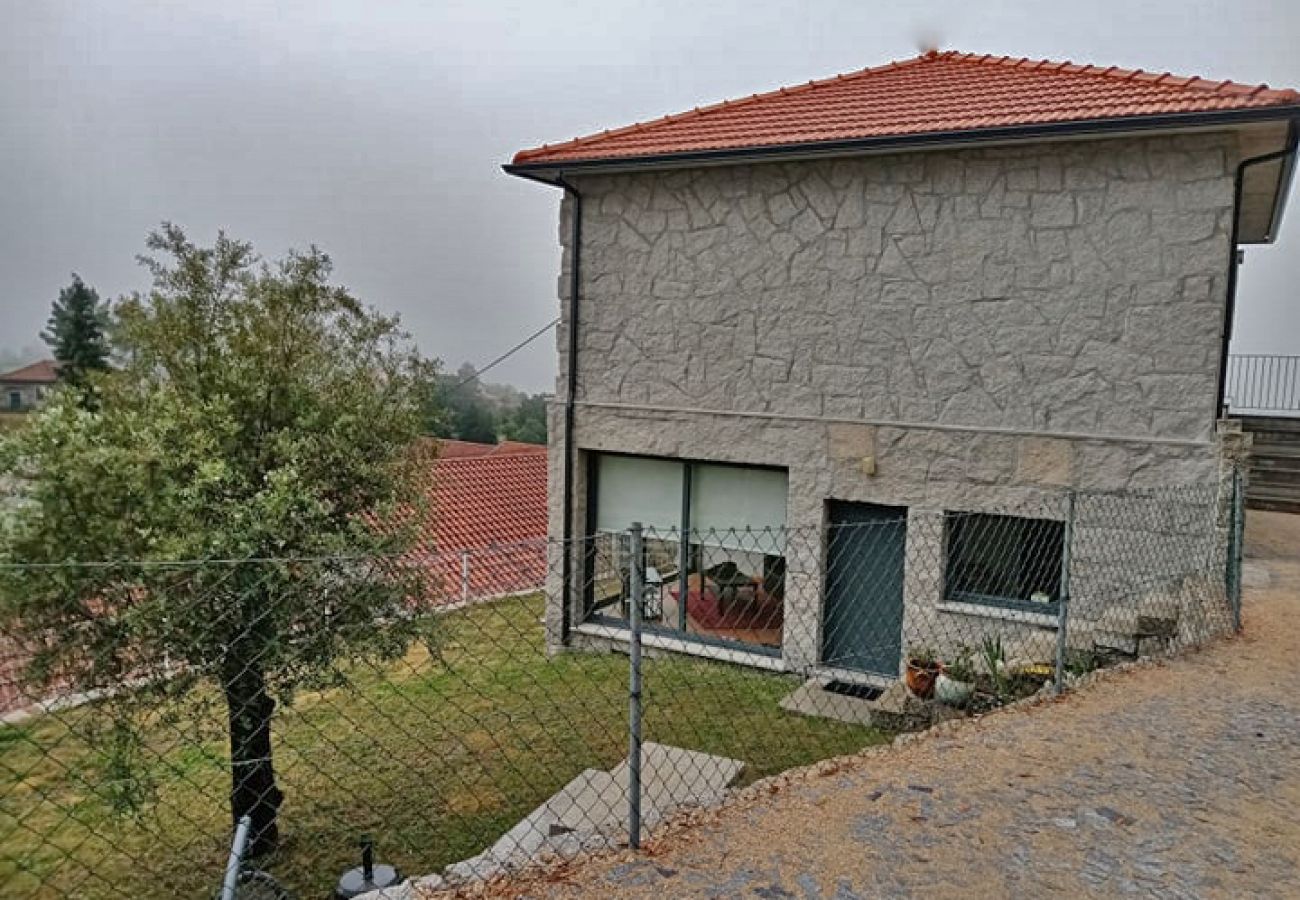 Bungalow à Gerês - T1 Panorâmico Casa Baranda