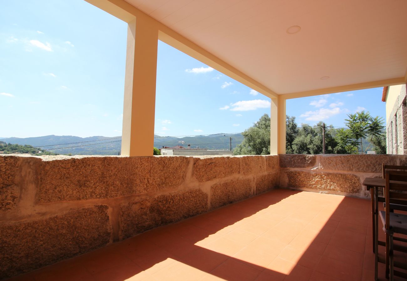 Chambres d'hôtes à Terras de Bouro - Quinta do Avô - Quarto c/ varanda