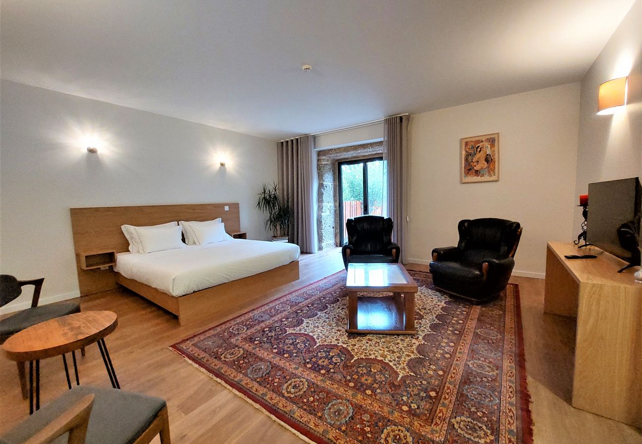 Chambres d'hôtes à Vila Verde - Master Suite c/ Jardim (nº4)- Quinta da Roda