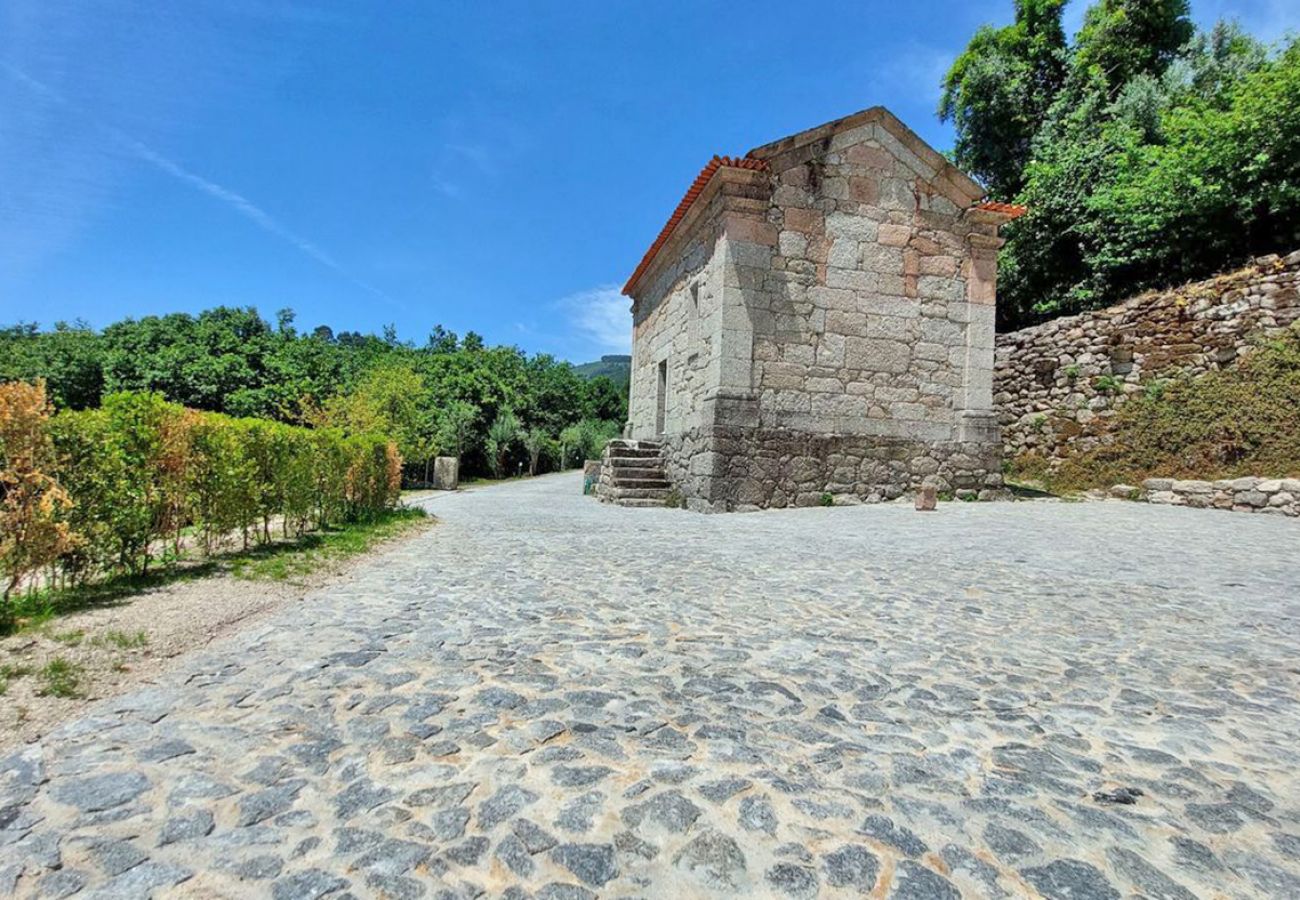 Chambres d'hôtes à Vila Verde - Master Suite c/ Jardim (nº4)- Quinta da Roda