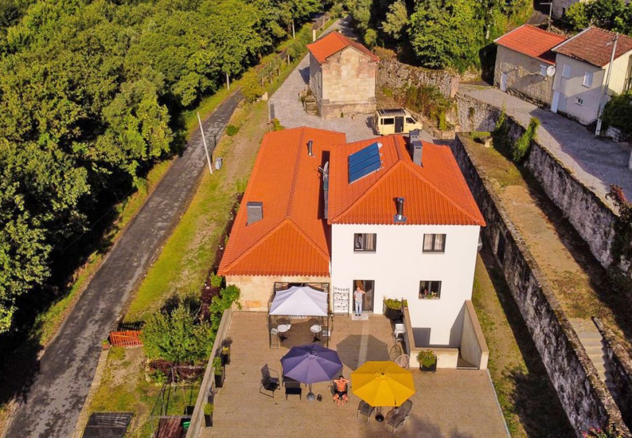 Chambres d'hôtes à Vila Verde - Master Suite c/ Jardim (nº4)- Quinta da Roda