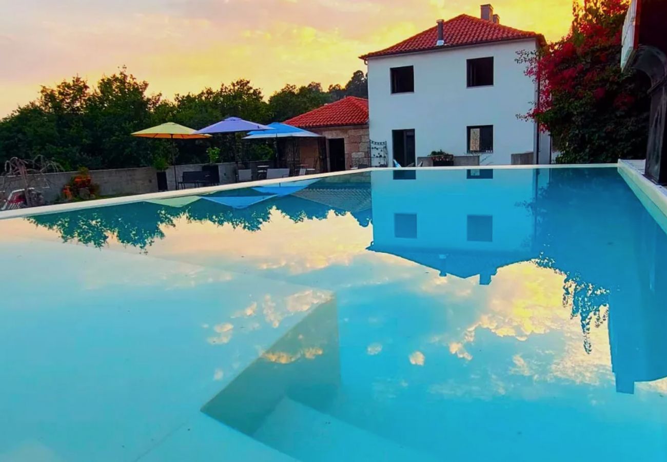 Chambres d'hôtes à Vila Verde - Master Suite c/ Jardim (nº4)- Quinta da Roda