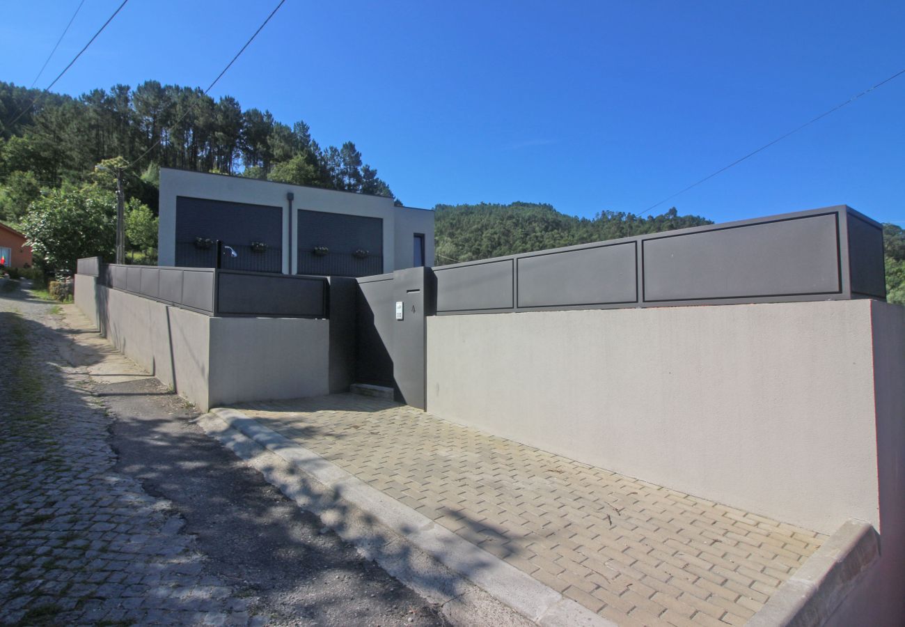 Maison mitoyenne à Gerês - Real Village I