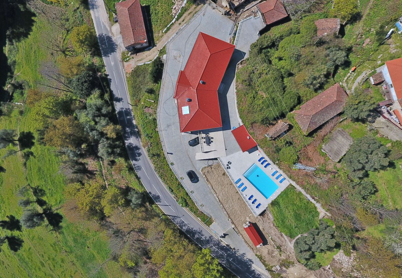 Gîte Rural à Gerês - Villa Bela Vista (RC) By Gerês Casas