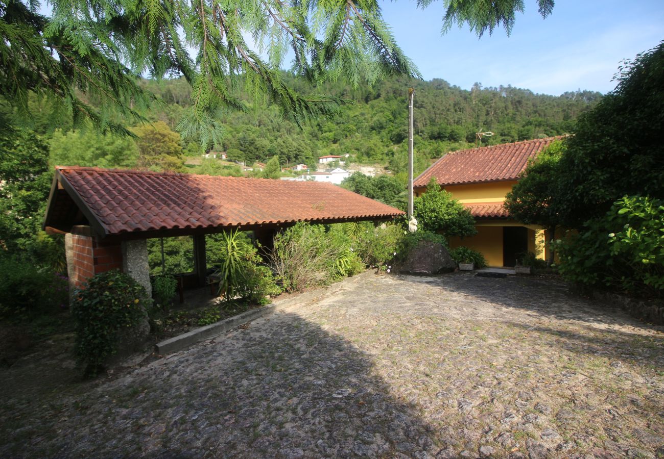 Maison à Gerês - Casas da Paz T3