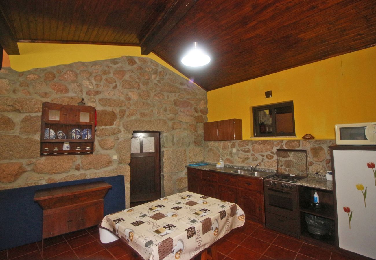 Maison à Gerês - Casas da Paz T2