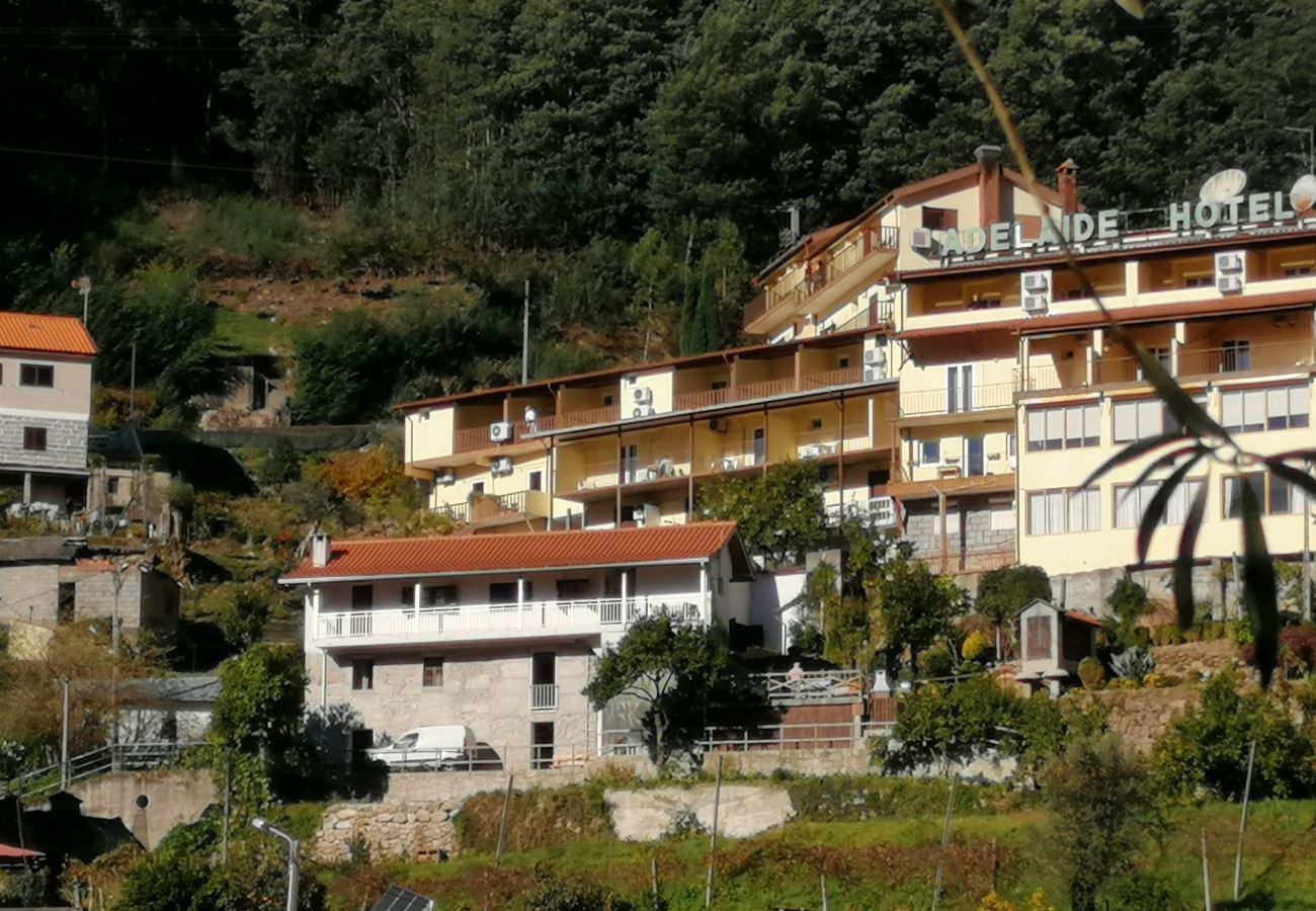 Gîte Rural à Gerês - Tea House Gerês Hipericão